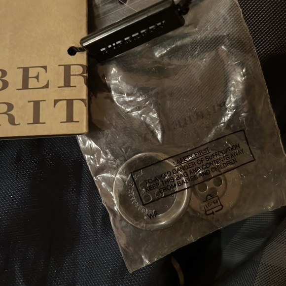 Burberry Brit Water Repellent Lined Trench. 6Jacket - Picture 11 of 11